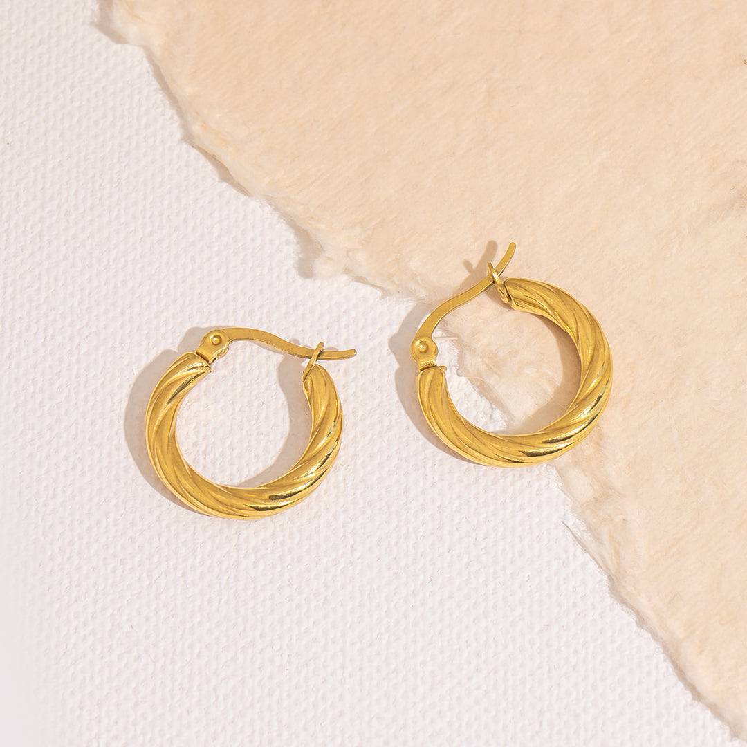 Cleo twisted earring